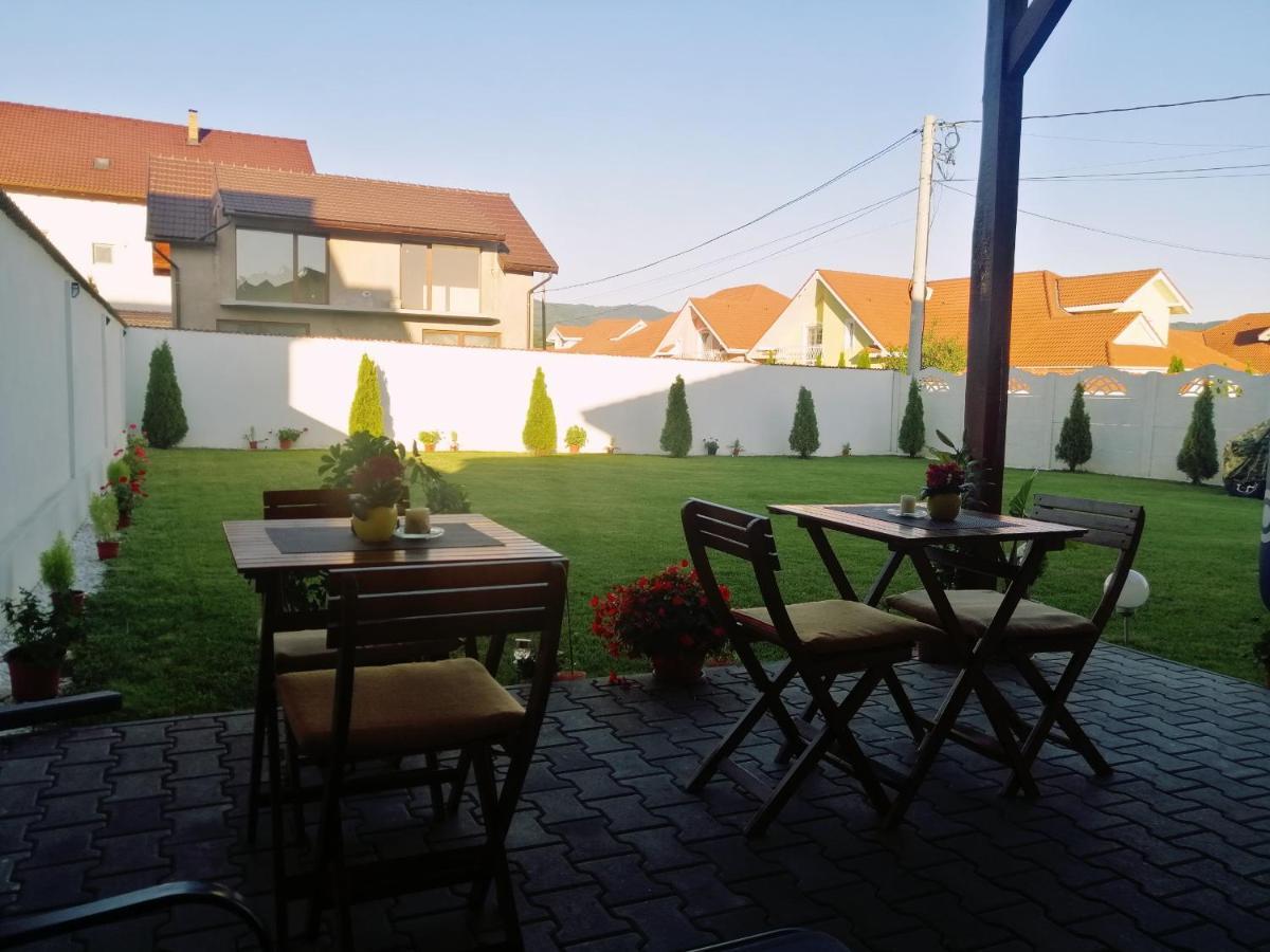 Casa Romeo & Julieta Hotel Hateg Exterior photo
