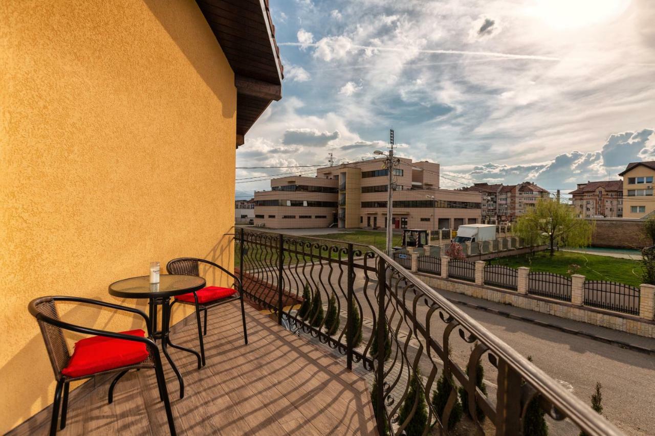 Casa Romeo & Julieta Hotel Hateg Exterior photo